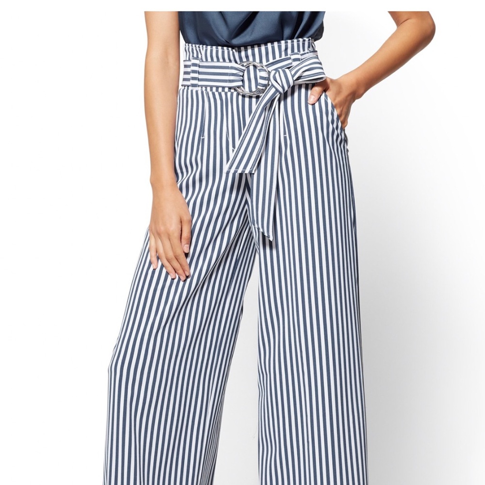 New York and Company white and blue striped pants